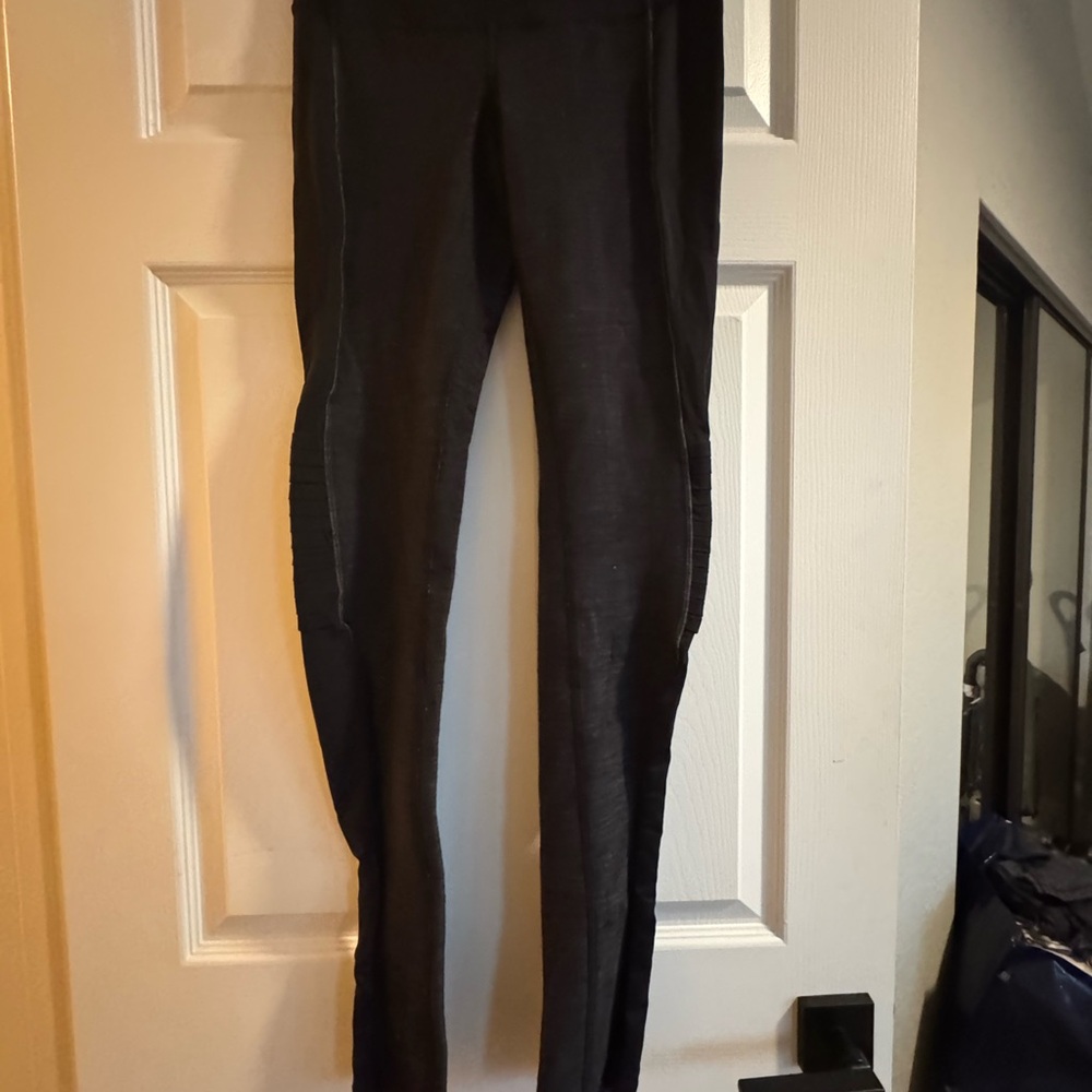 lululemon athletica Gray and Black sided Leggings